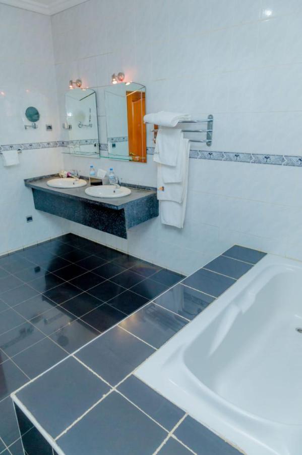 Select Boutique Hotel Kigali Extérieur photo